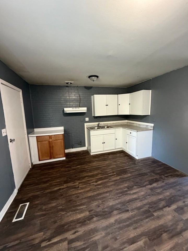 4351 N Sheridan Ave - Photo 3 of 14