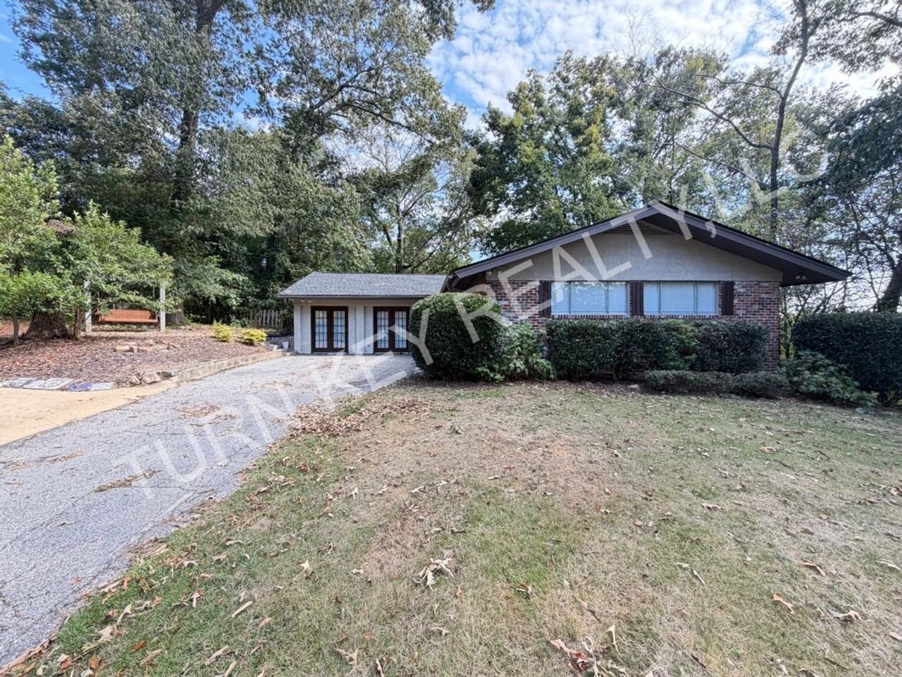 2585 Mountain Woods Dr - Photo 2 of 27