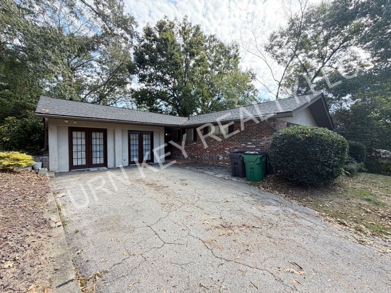 2585 Mountain Woods Dr - Photo 3 of 27