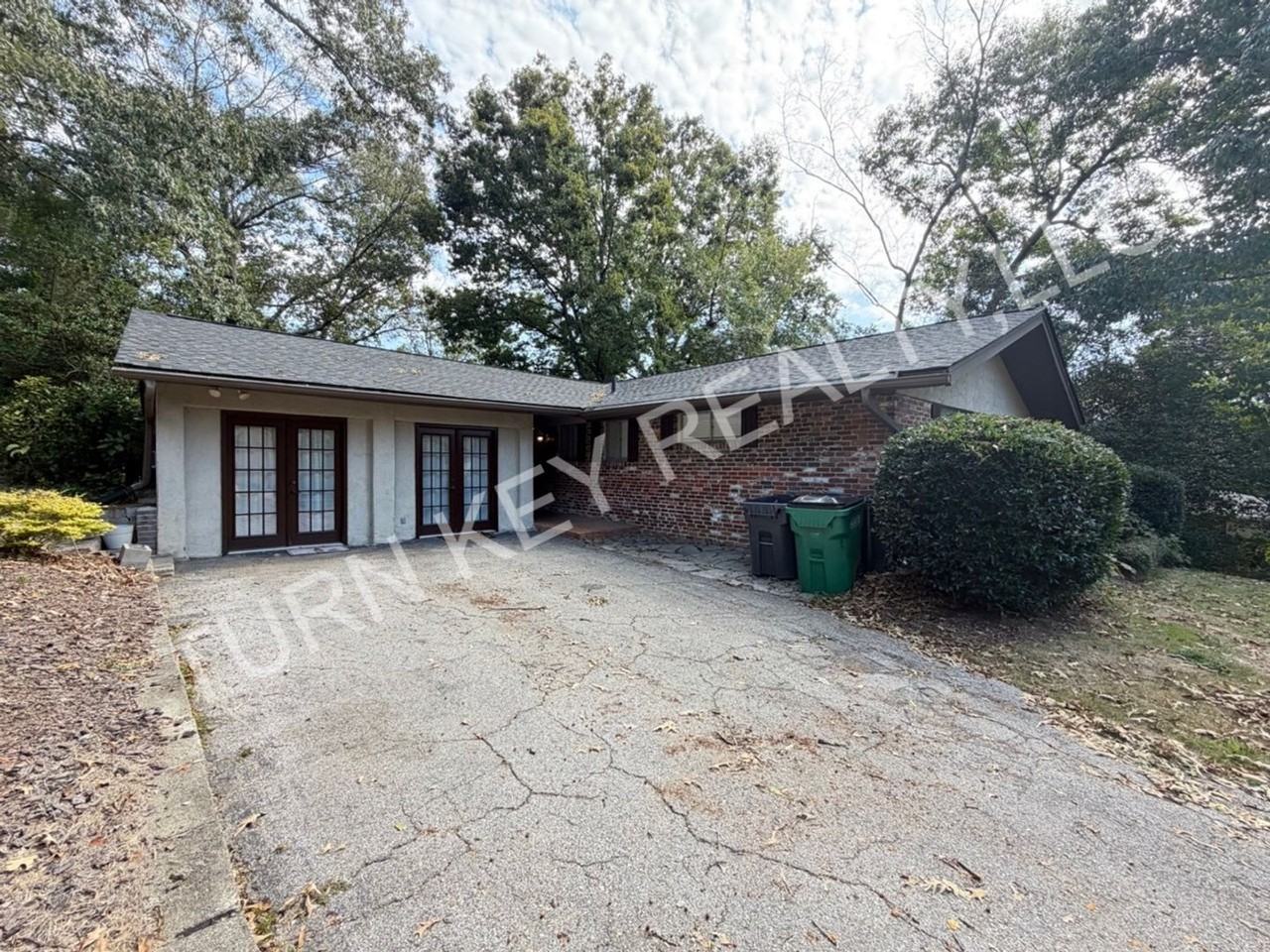 2585 Mountain Woods Dr - Photo 4 of 27