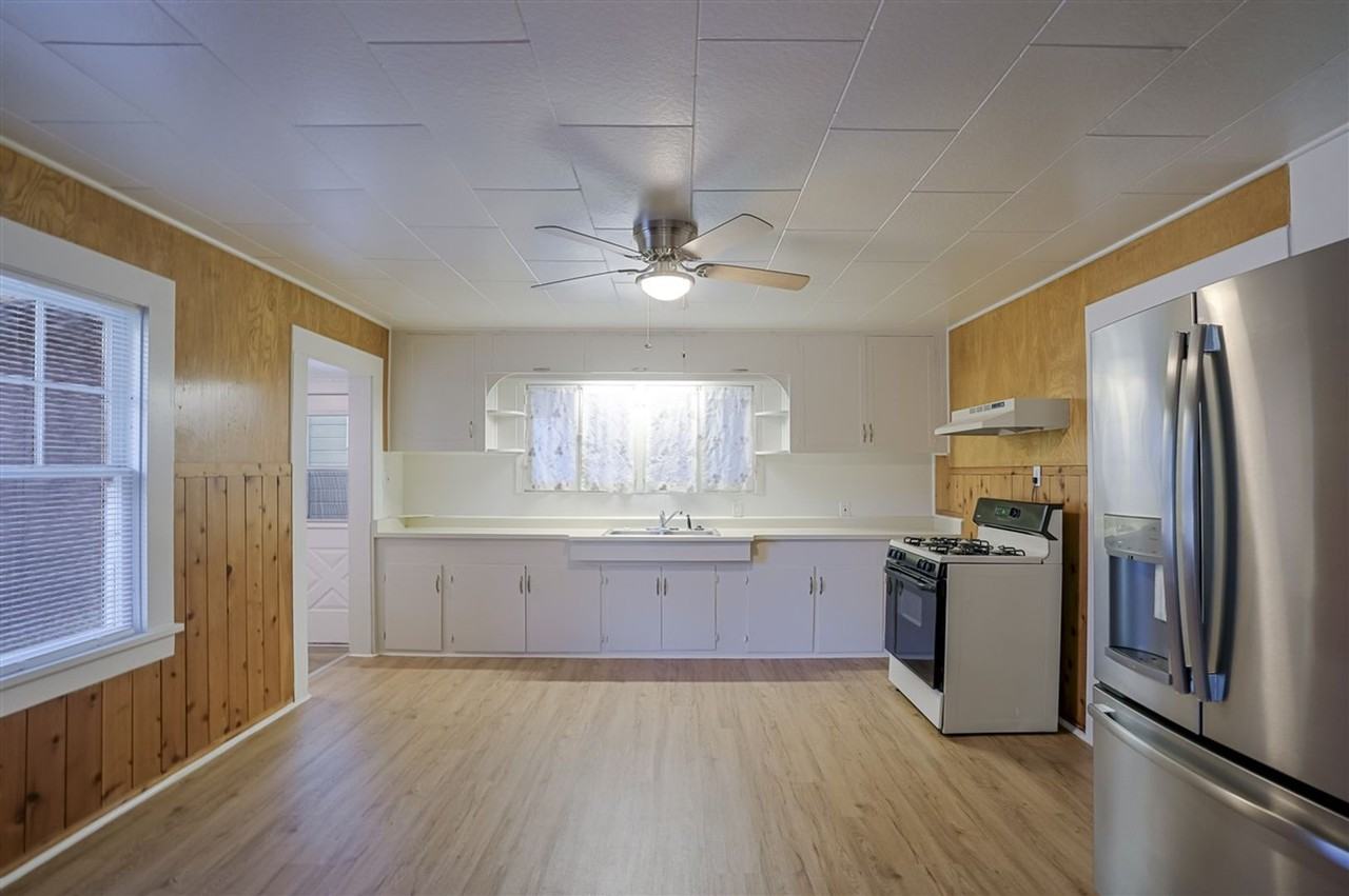 605 Alder St - Photo 7 of 34