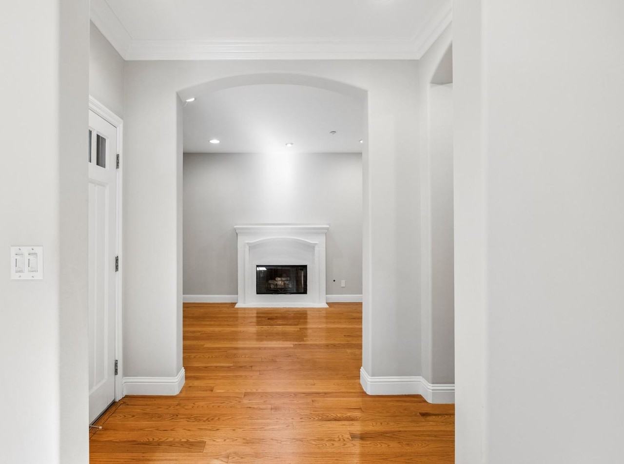 1254 Hoover St - Photo 6 of 33