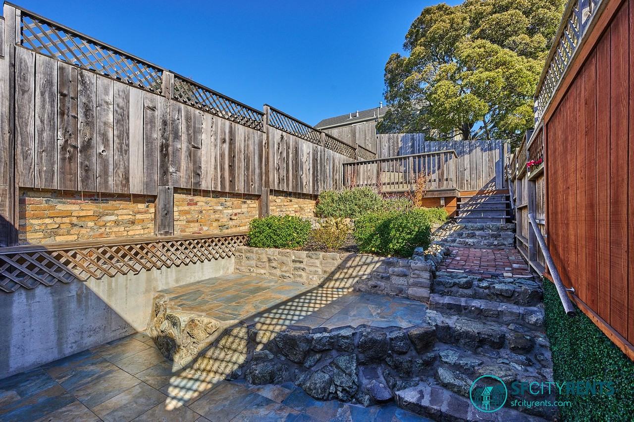 1387 De Haro St - Photo 7 of 18