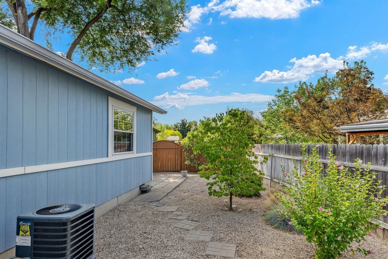 1275 E Boise Ave - Photo 6 of 36