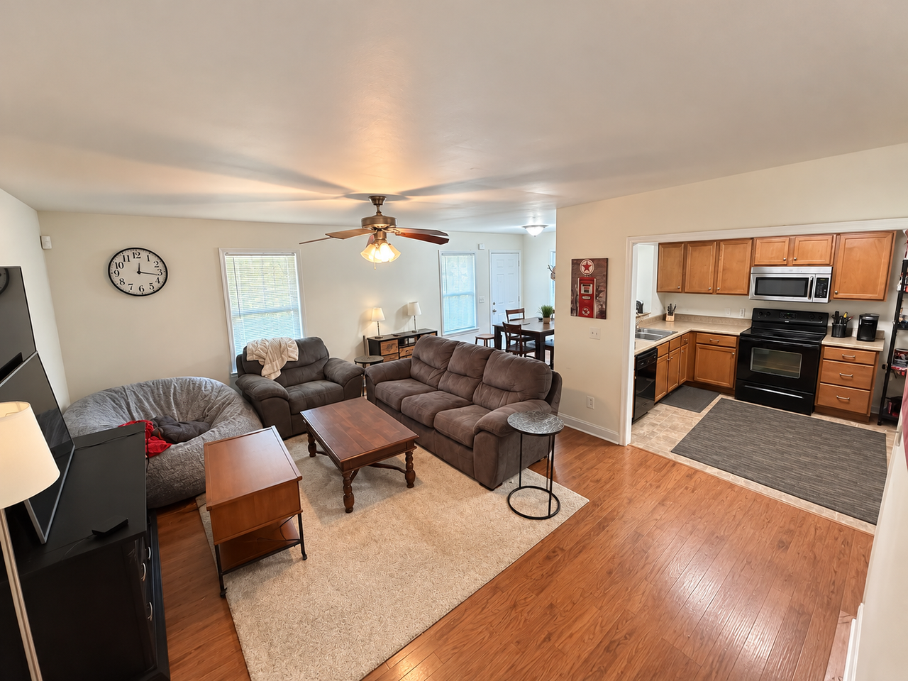 148 Ruth St - Photo 2 of 17