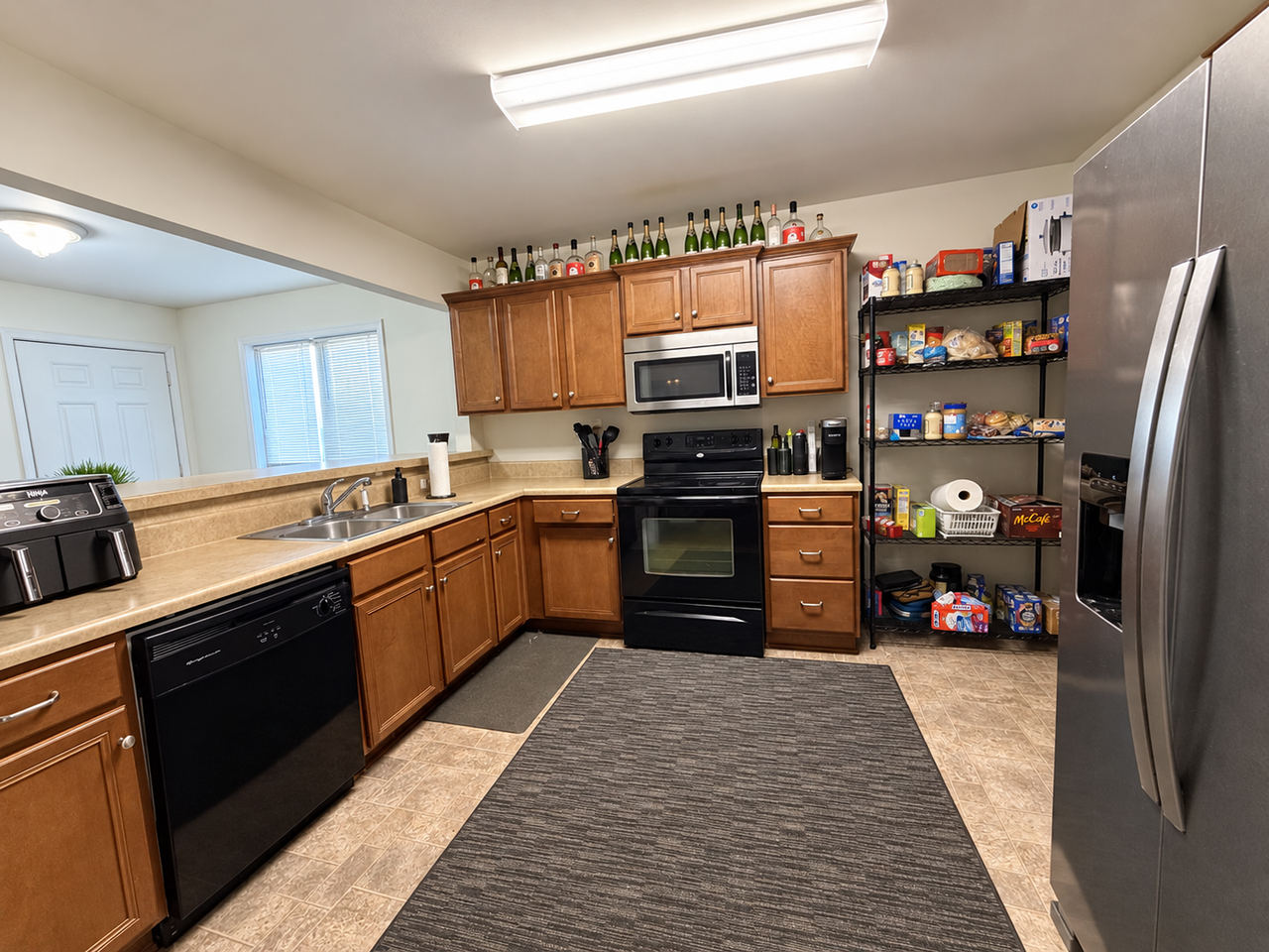 148 Ruth St - Photo 4 of 17