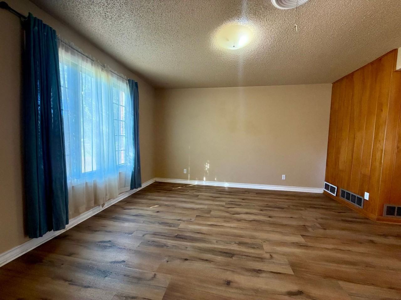 4816 16th St - Photo 3 of 20