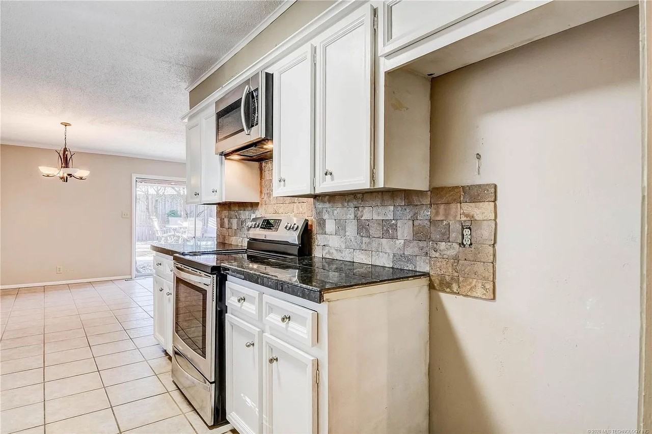 6740 E 66th Pl - Photo 6 of 16