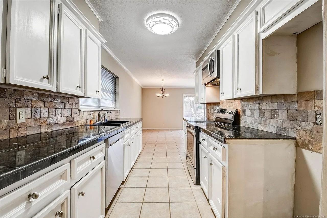 6740 E 66th Pl - Photo 7 of 16