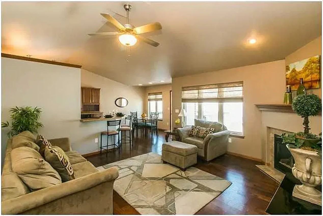 894 Mccollister Ct - Photo 2 of 20