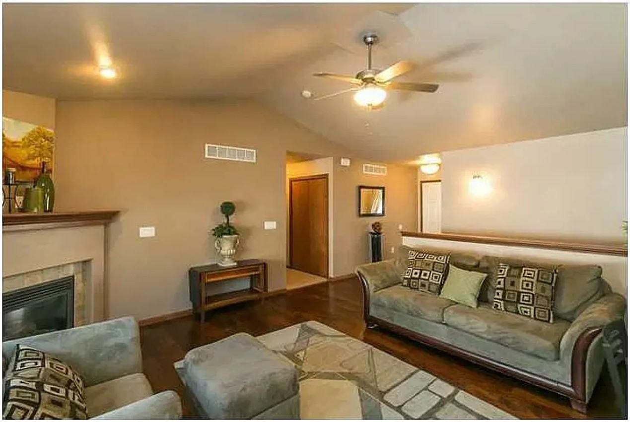 894 Mccollister Ct - Photo 4 of 20