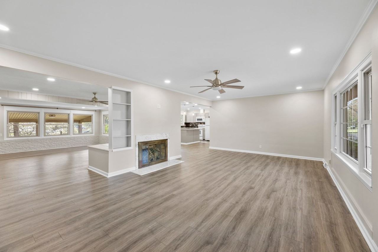 420 Downey Pl - Photo 3 of 26