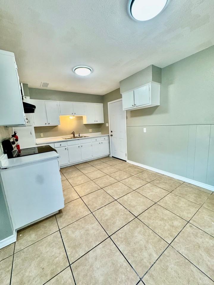 4809 Carroll Ln - Photo 5 of 28