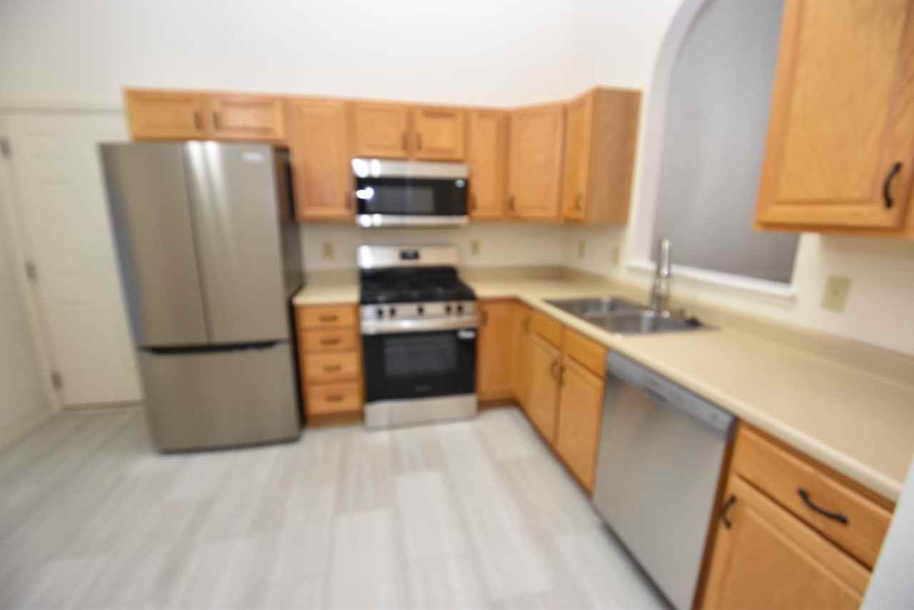 4117 Cherry Pointe Dr - Photo 7 of 21