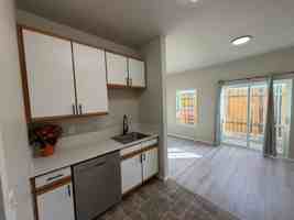 featured image of 204 204 - 240 SW 11th Ave