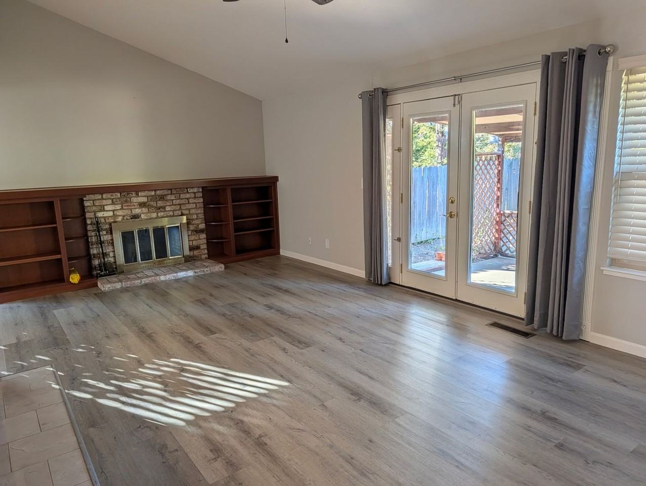 1603 Armijo Ct - Photo 3 of 6