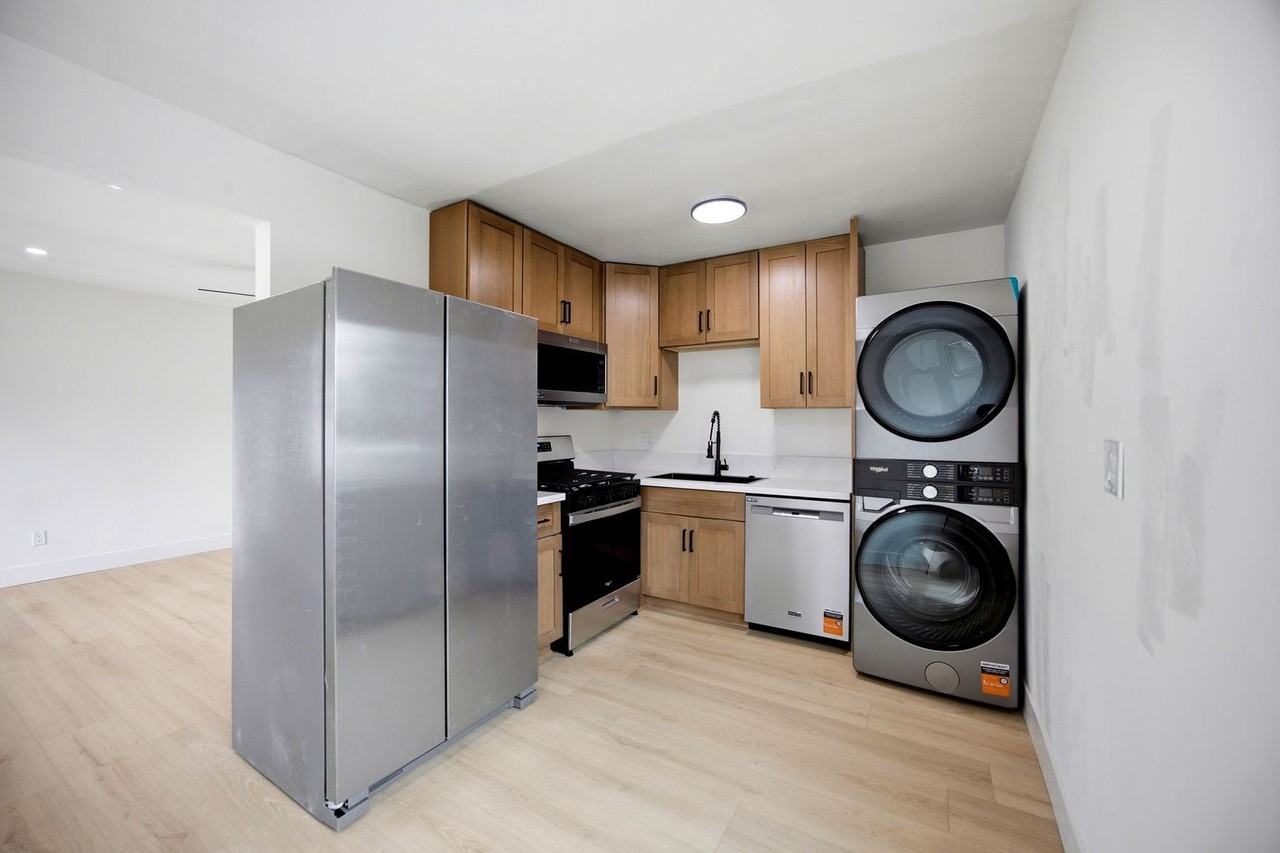 4545 Olney St - Photo 5 of 18