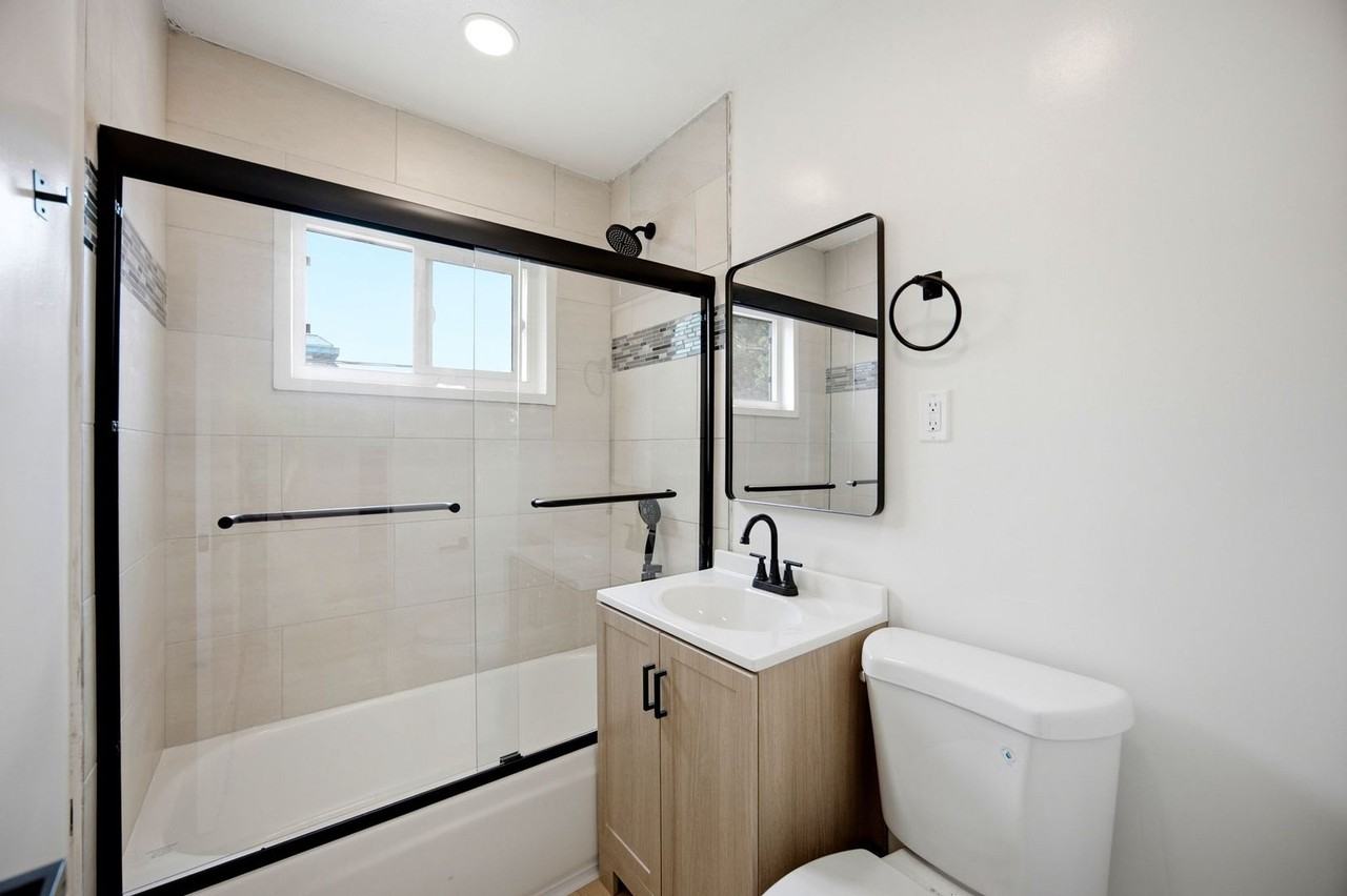 4545 Olney St - Photo 7 of 18