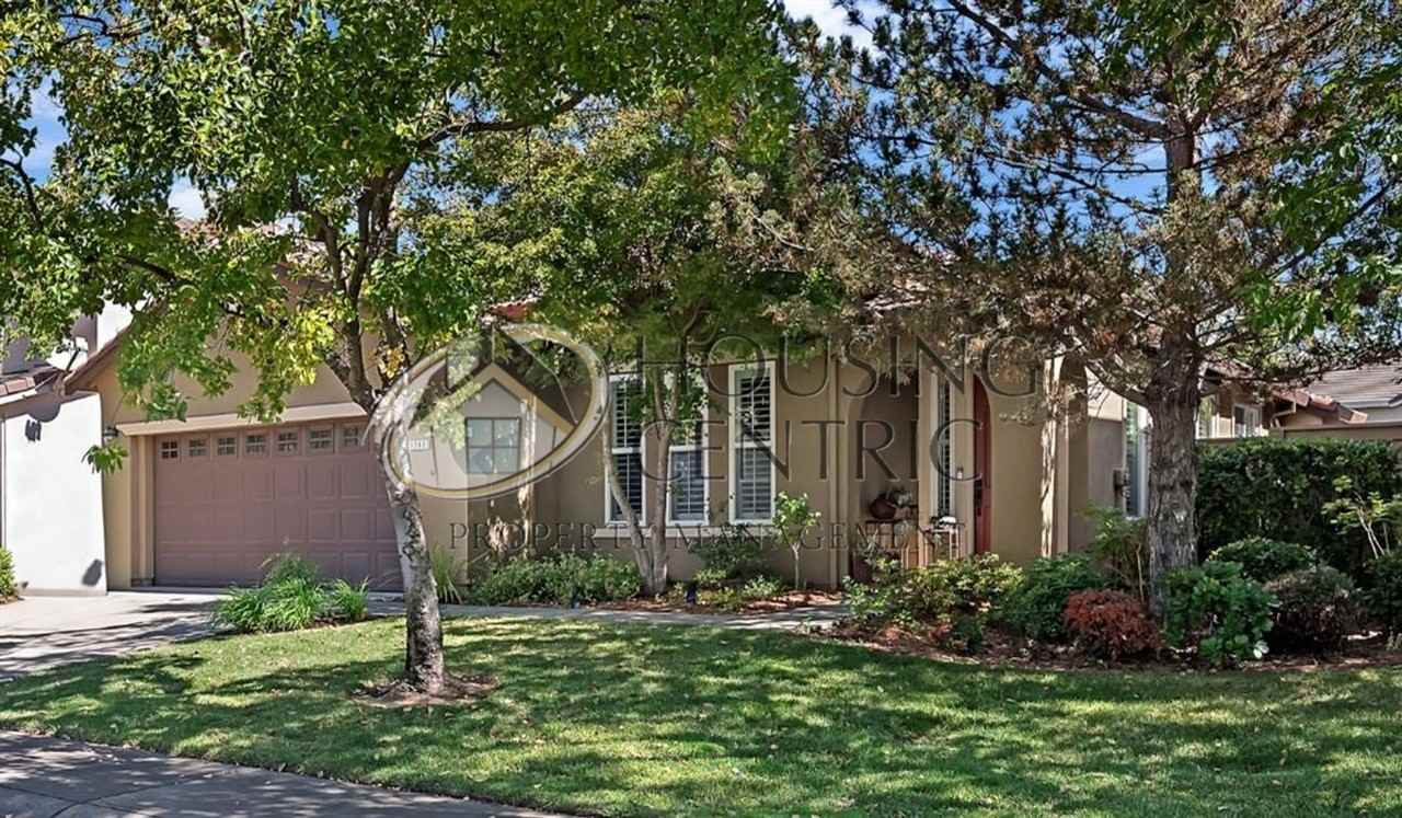 1241 Meredith Way - Photo 3 of 33