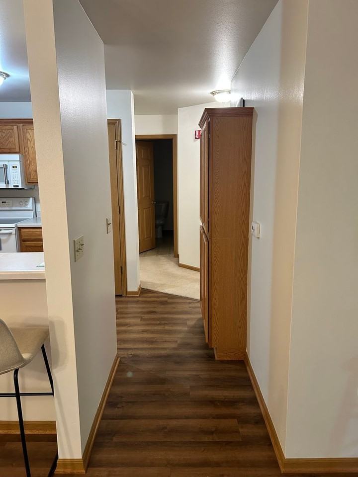424 W Grand Ave #2 - Photo 7 of 27