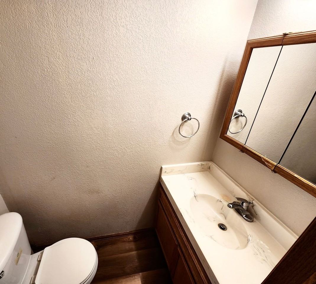 549 W Dale St - Photo 5 of 12