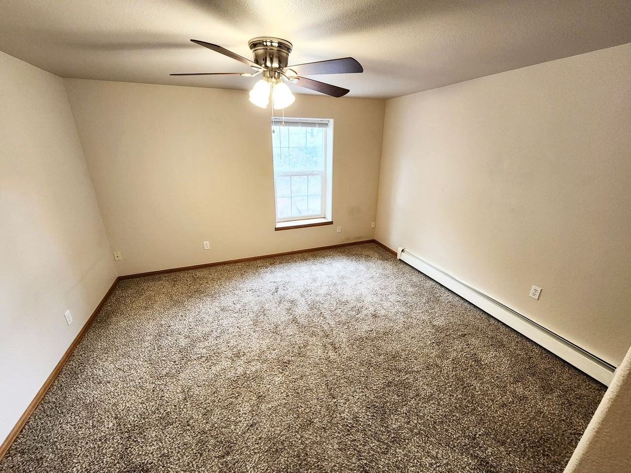 549 W Dale St - Photo 7 of 12