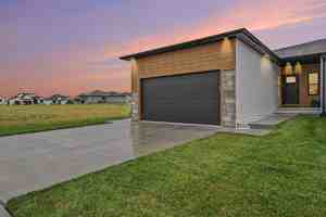 featured image of 1130 Titan Dr
