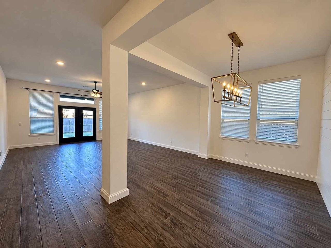 16305 Steppe Dr - Photo 3 of 21