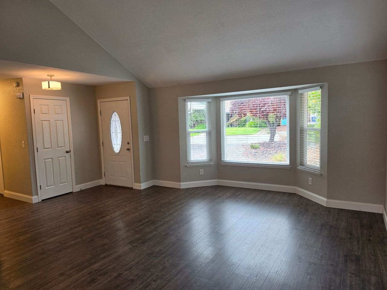 8313 Crossoak Way - Photo 3 of 14