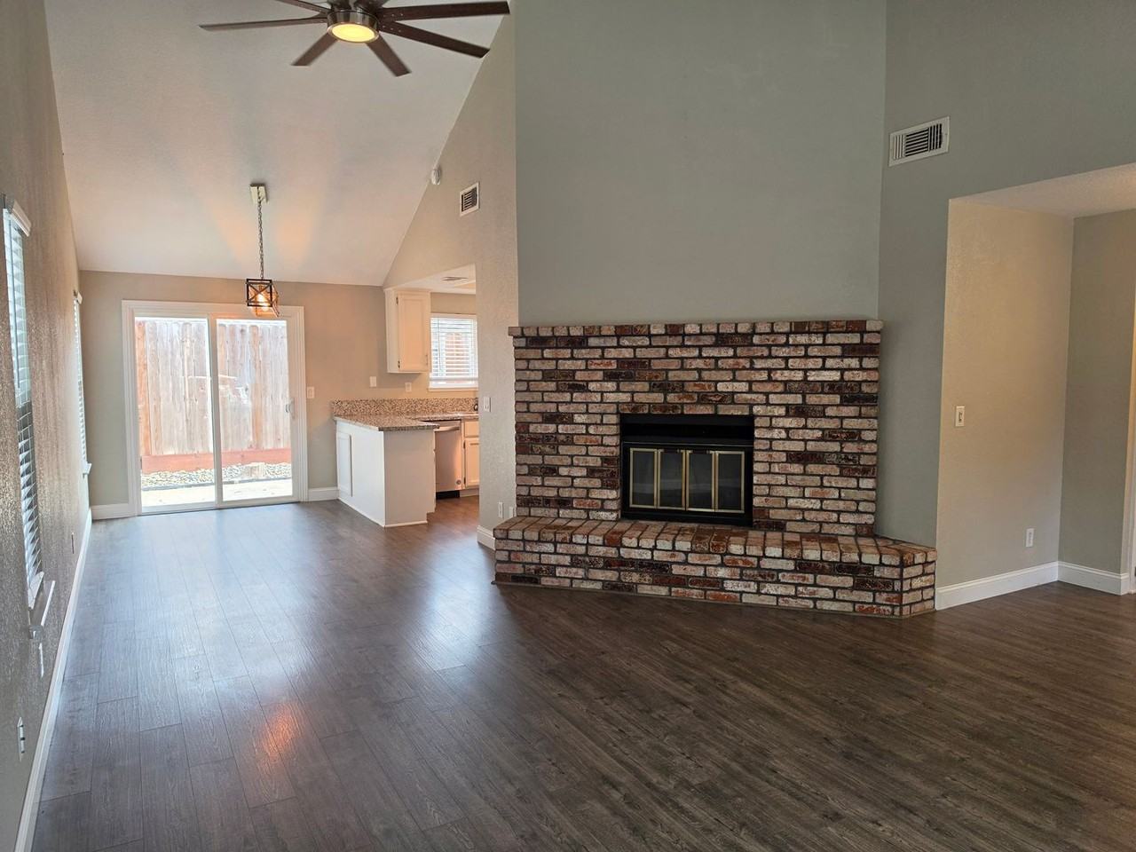 8313 Crossoak Way - Photo 4 of 14