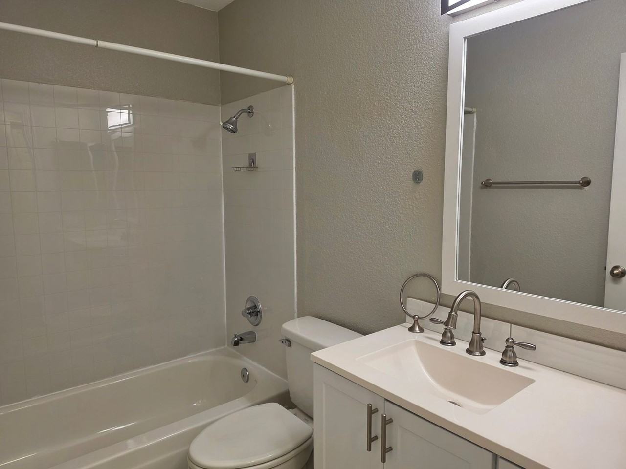 8313 Crossoak Way - Photo 7 of 14