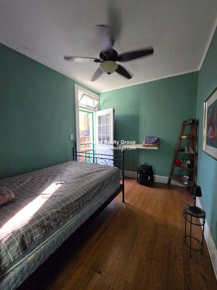 2127 W Leland Ave #1R - Photo 4 of 11