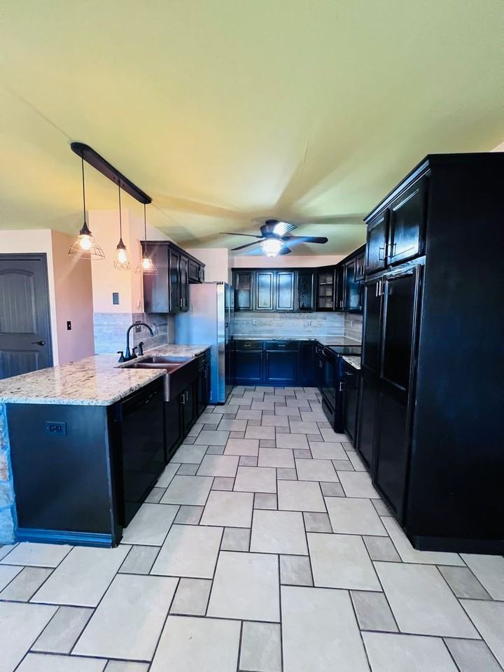 2055 Hibbard Ln - Photo 6 of 25