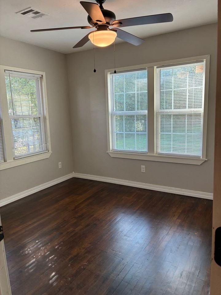 614 E Park St - Photo 4 of 12