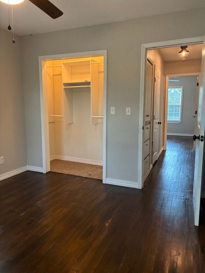 614 E Park St - Photo 5 of 12
