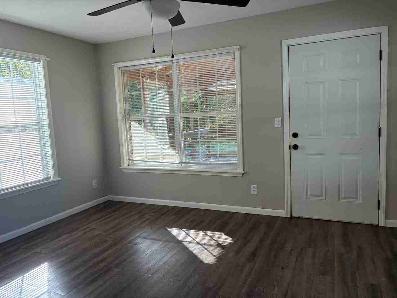 614 E Park St - Photo 5 of 14