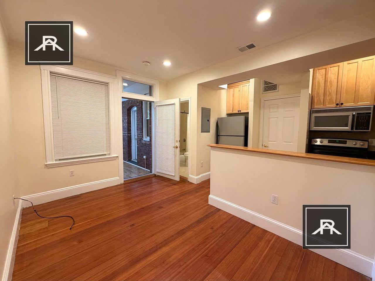 196 Winthrop Rd #4 - Photo 5 of 12