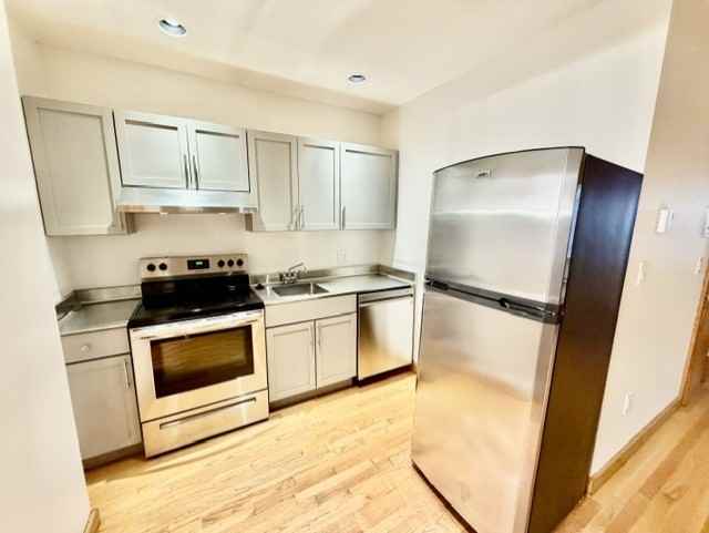 5 Thacher Ct #1 - Photo 4 of 12