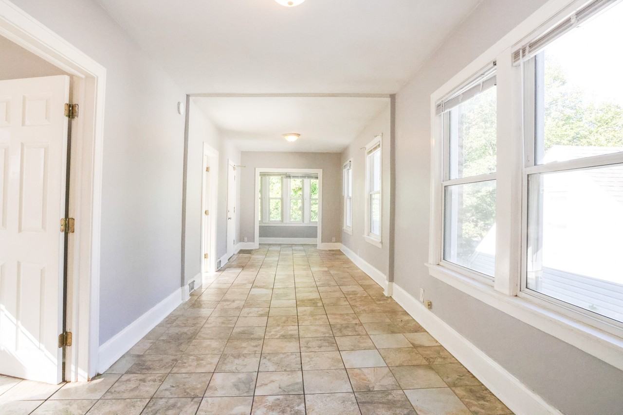 1941 Grey Ave #2 - Photo 2 of 14