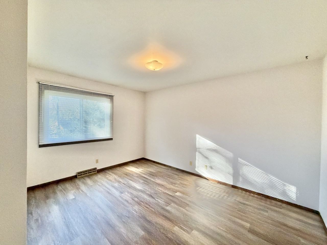 117 York Road - Photo 2 of 23