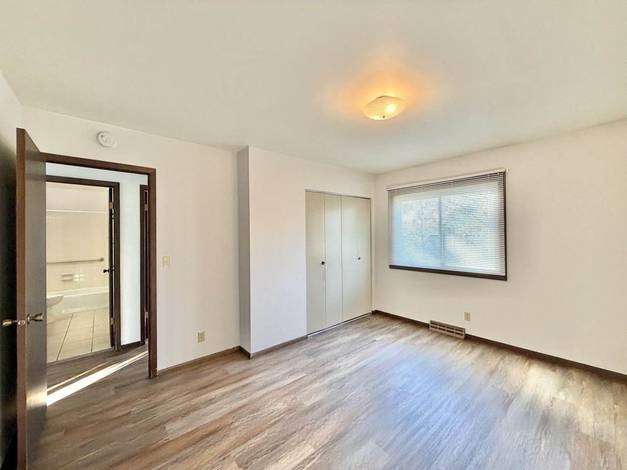 117 York Road - Photo 3 of 23