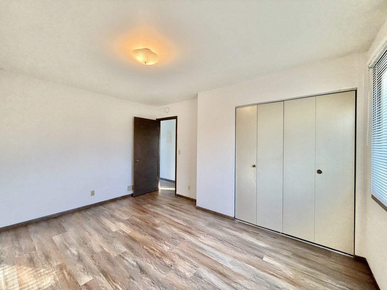 117 York Road - Photo 4 of 23