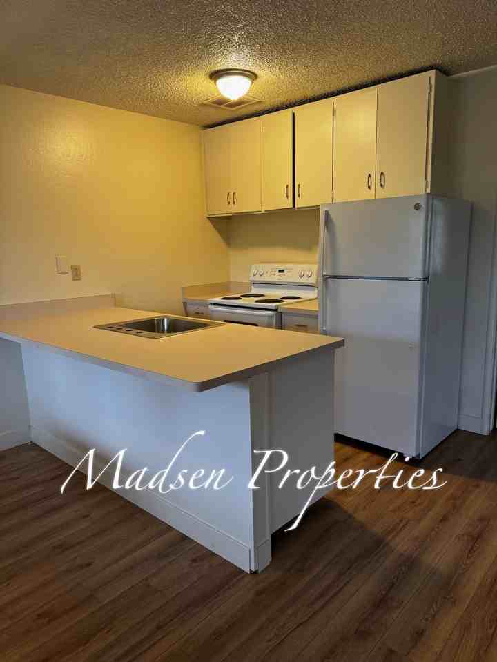 1775 Boynton Ave - Photo 5 of 16