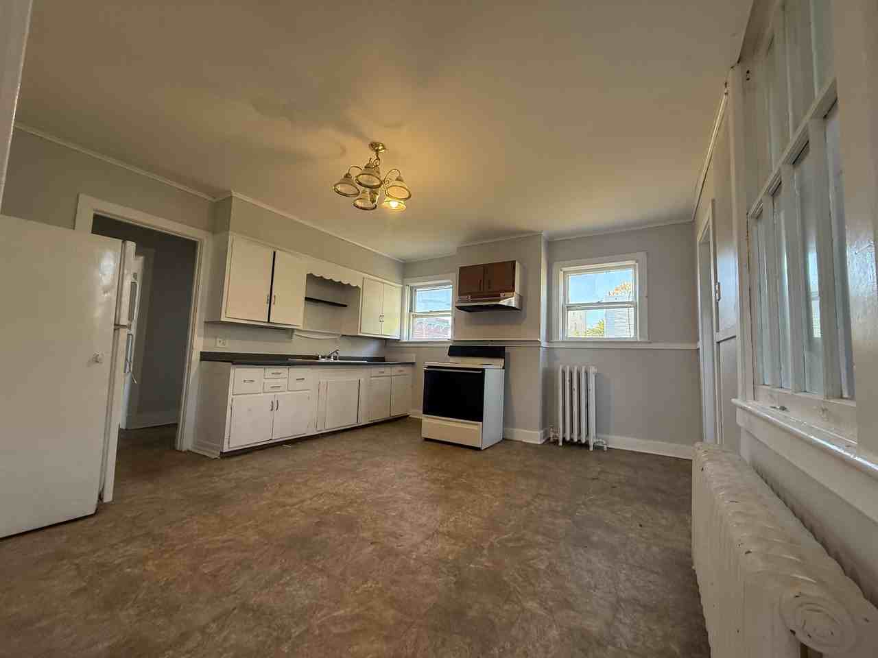 6 West Lawrence Street - Photo 3 of 10