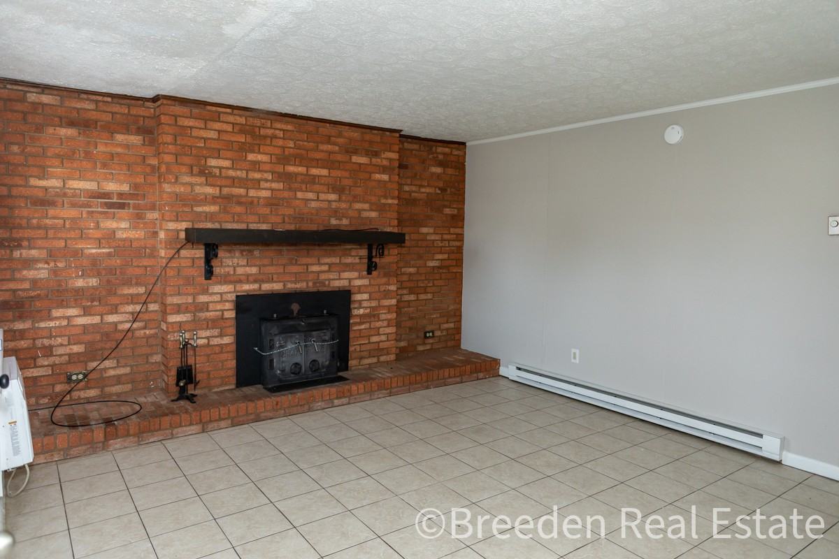 103-01: 305 Park Avenue - Photo 2 of 17