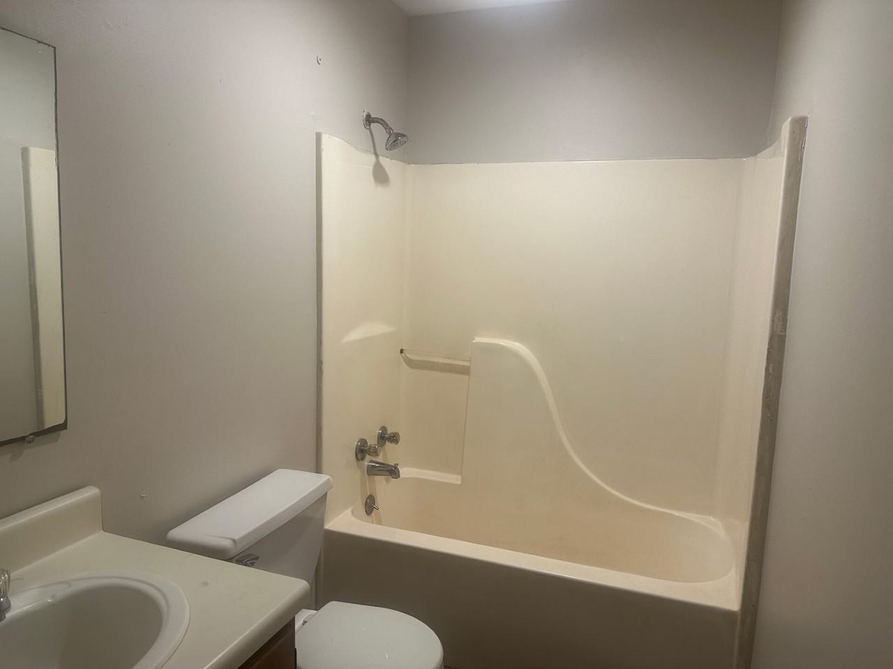 469 Otis Dr New - Photo 4 of 7