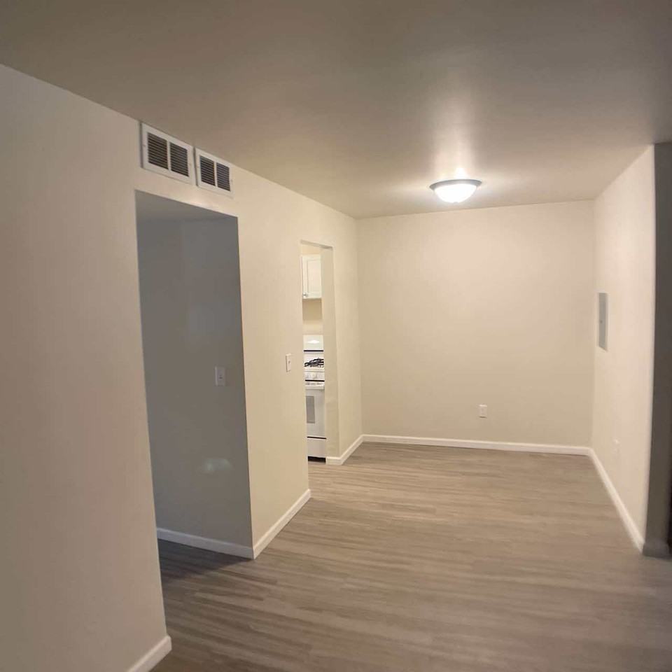7233 North 38th Street - Photo 3 of 47