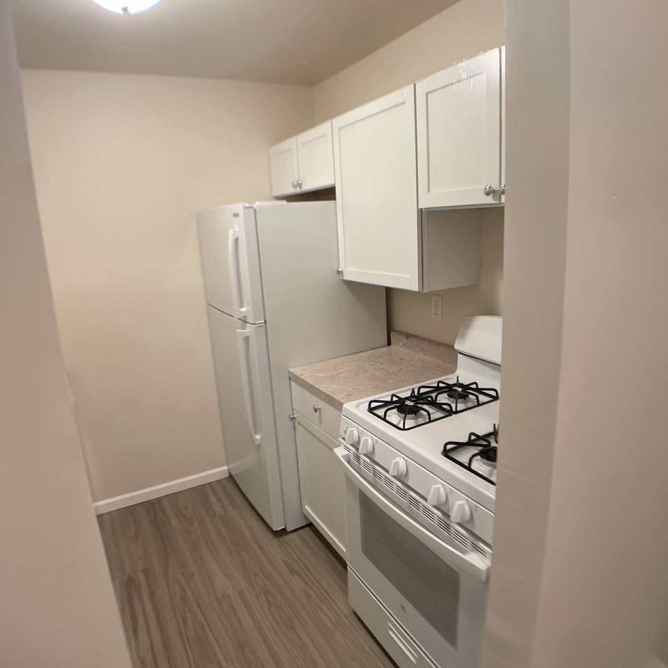 7233 North 38th Street - Photo 4 of 47