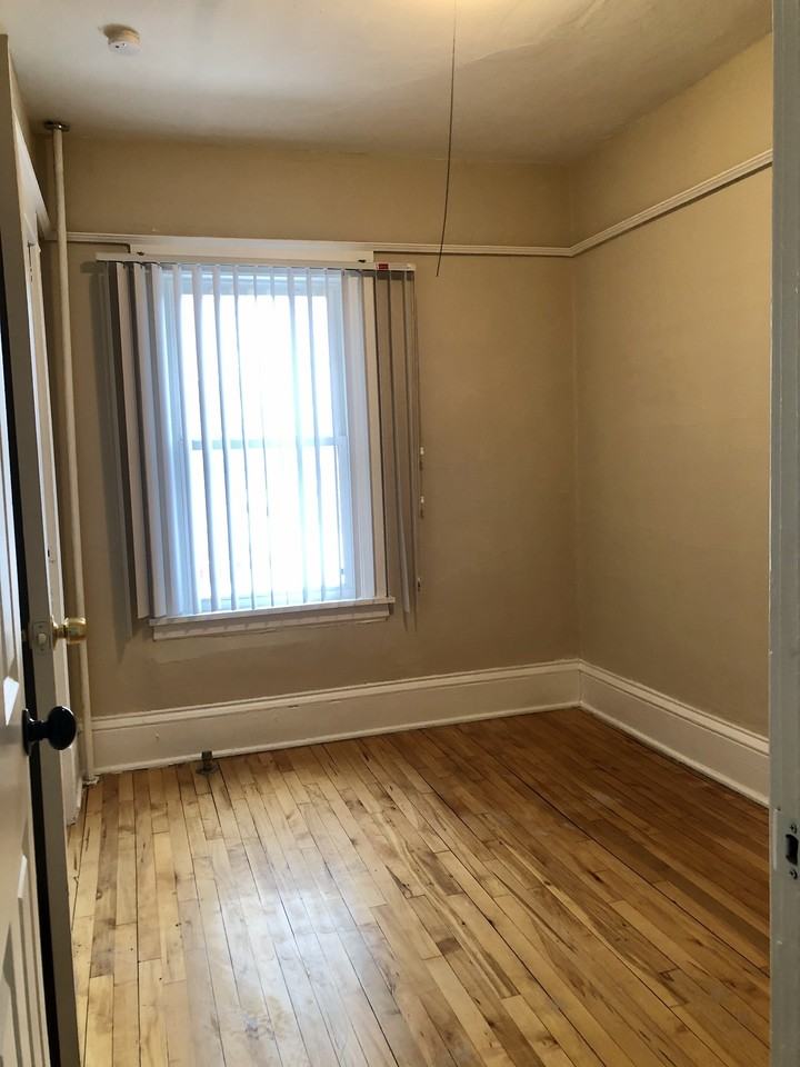1530 Sherburne Avenue - Photo 3 of 6