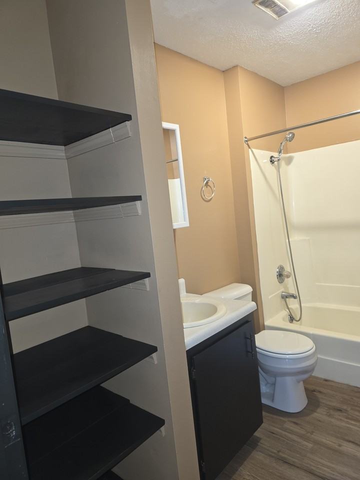 518 Bartlett Street - Photo 6 of 11